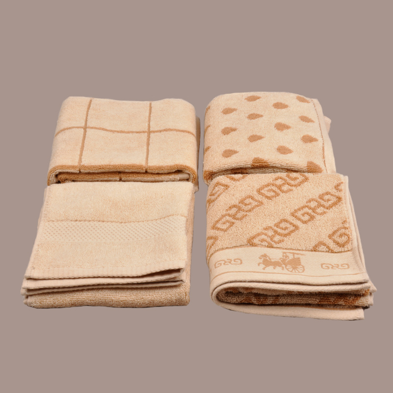 Ręcznik żakardowy w kolorze naturalnej bawełny